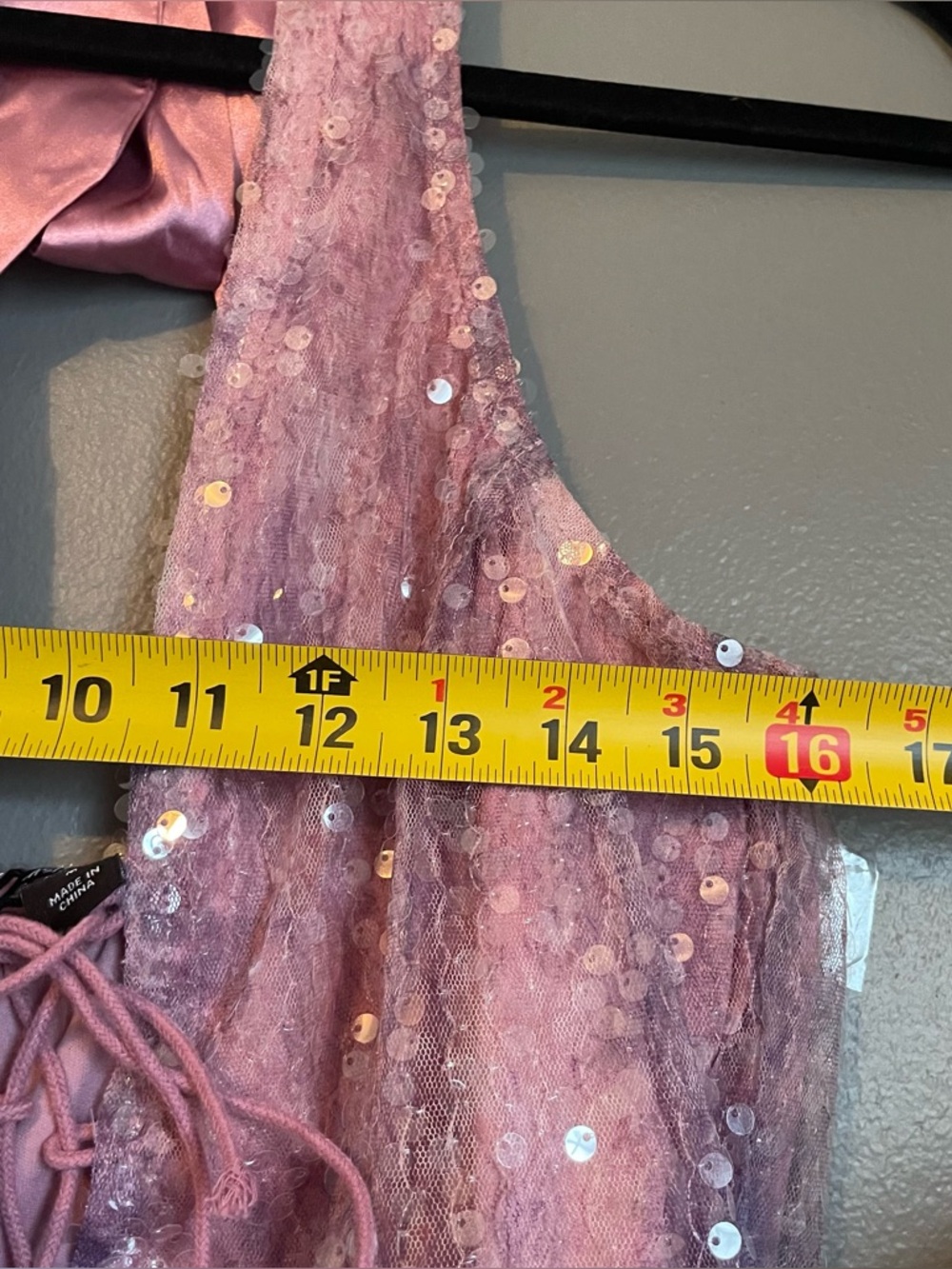 NWT Nasty Gal Sz Medium Women’s Pink Sequin Tie Front Blouse Halter Top Ret $56! - Picture 6 of 10